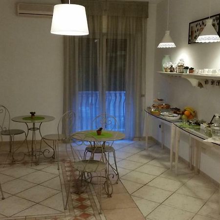 B&B Aminei Metro Napoli Bagian luar foto