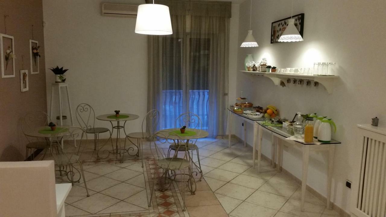 B&B Aminei Metro Napoli Bagian luar foto