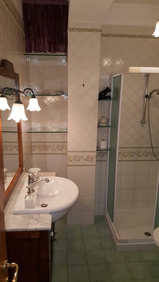B&B Aminei Metro Napoli Bagian luar foto
