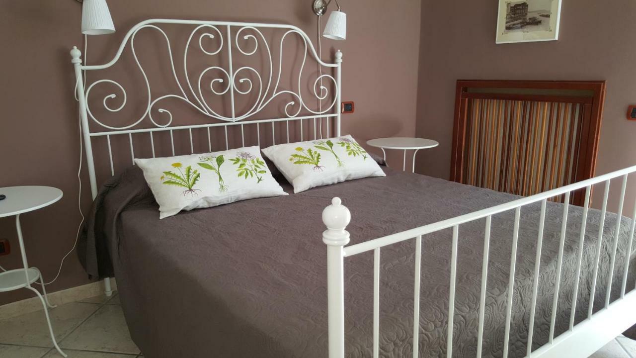 B&B Aminei Metro Napoli Bagian luar foto
