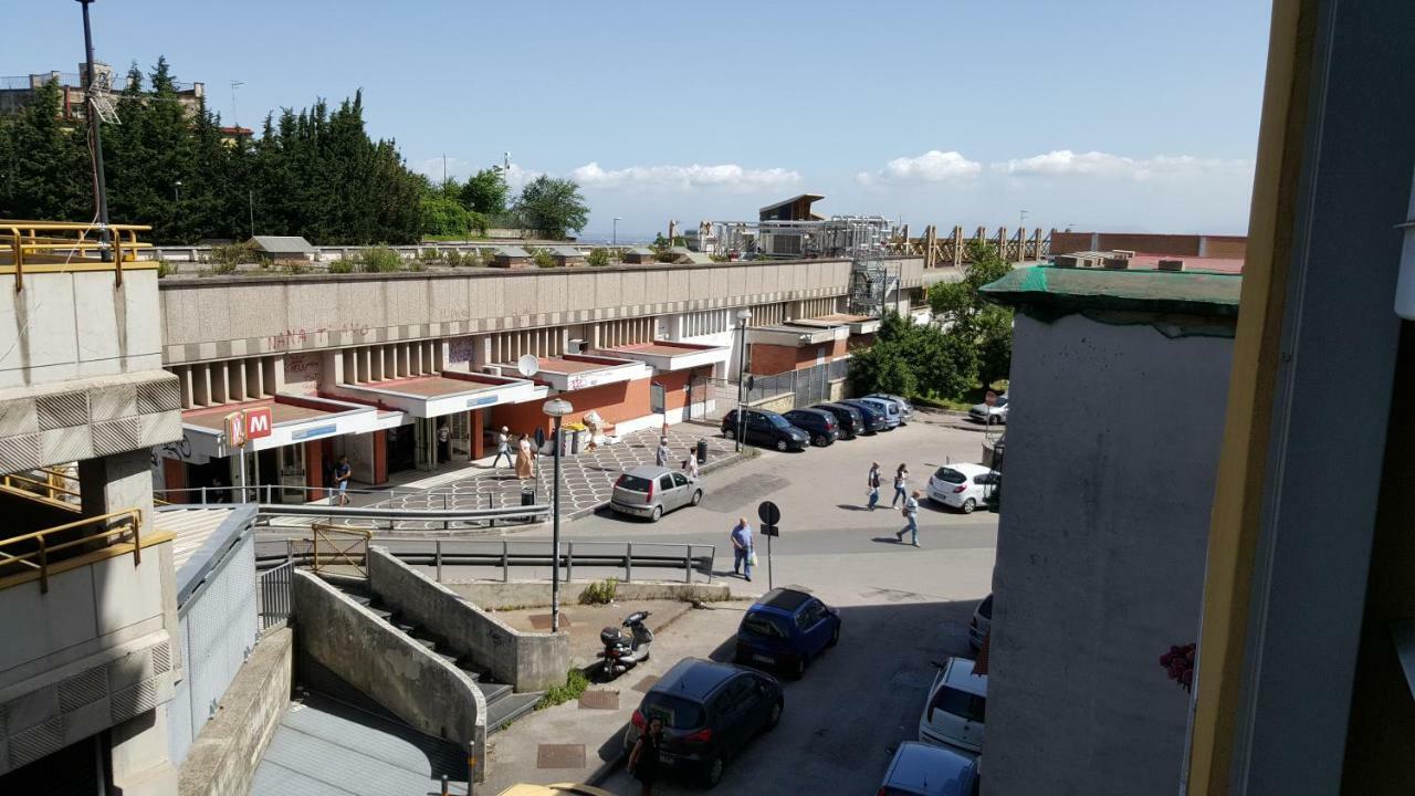 B&B Aminei Metro Napoli Bagian luar foto