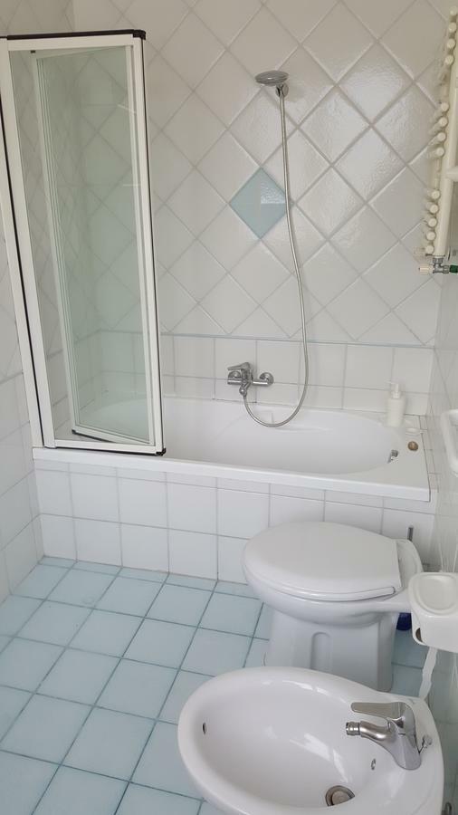 B&B Aminei Metro Napoli Bagian luar foto